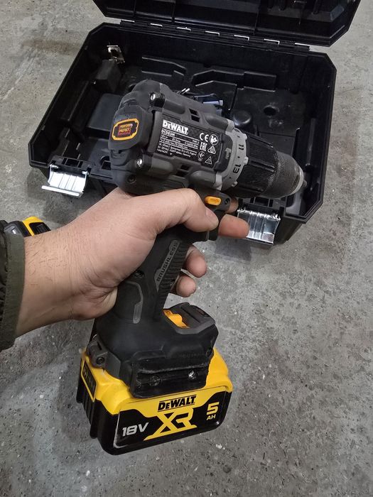 DeWalt Mclaren винтоверт и импакт