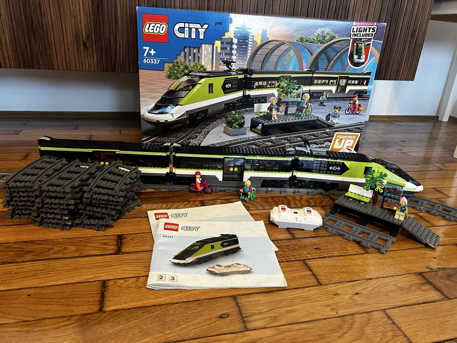 Lego city tren 60337