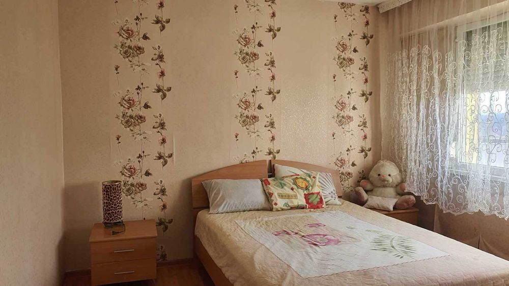 Продава се Тристаен апартамент в Хасково, Възраждане - 82 кв.м за 830 €/кв.м - Снимка #2