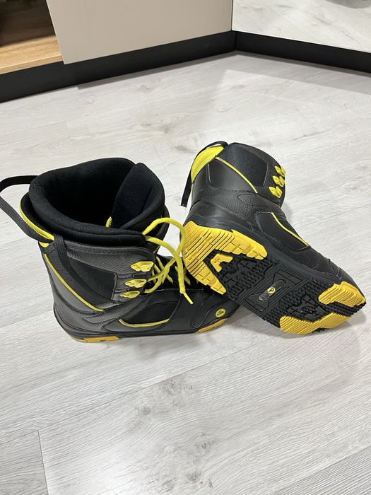 Продам сноуборд и ботинки