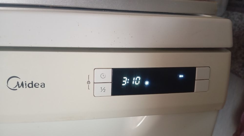 Продам посудомоечную машину Midea