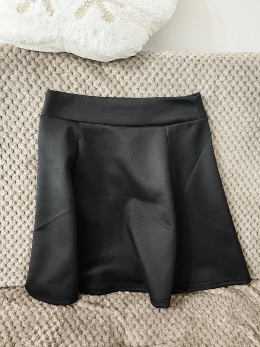 Дамска пола размер L