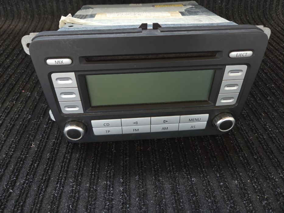 Оригинално радио/ CD  VW  Golf 5 / Passat B6 / Caddy  RCD 300