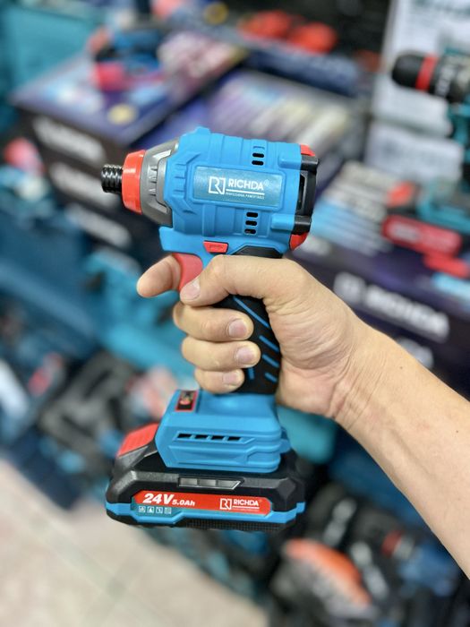 импульсный шуруповёрт, импакт, винтоверт