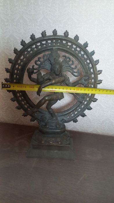 Продам бронзовую статуэтку натараджи