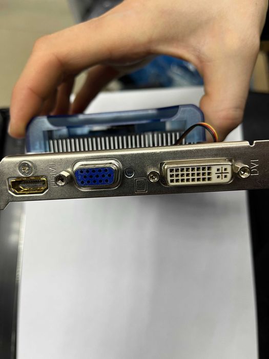 NVIDIA 1 гб. GeForce GT 220