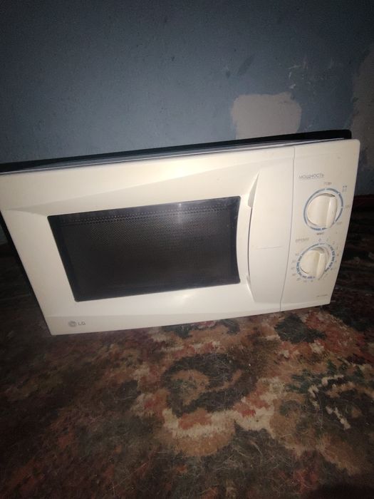 Продаю микроволновку LG