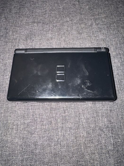 Nintendo DS Lite+joc Pokemon Heartgold(nu are salvare noua)