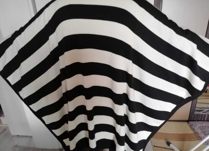 Модерна жилетка пончо