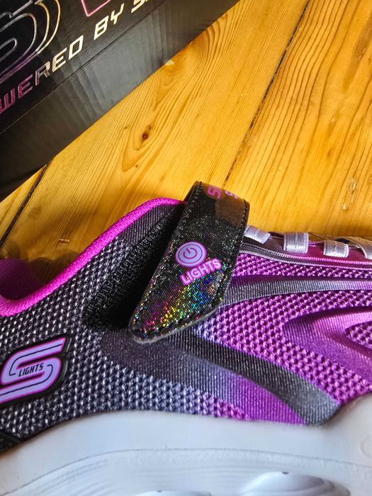 Светещи маратонки Skechers