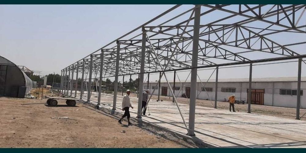Metallakonstruksiya Angar / zavod / ofis / magazin / Sendvich panel