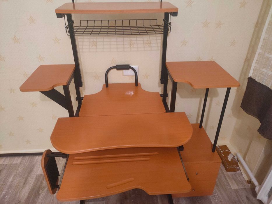 Компьютерный стол