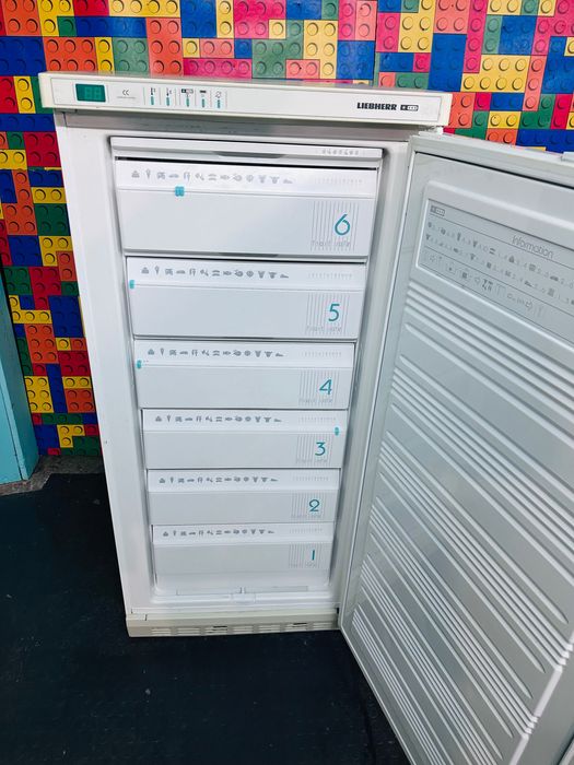 Liebherr/Вертикален фризер 130/60/60