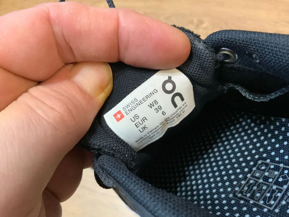 On Cloud-оригинални обувки 39 размер