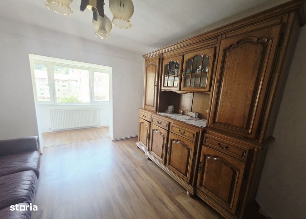 Vand apartament 2 camere decomandat Racadau cu beci si parcare