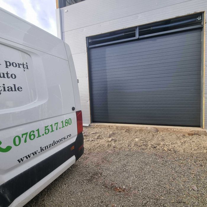 Usi sectionale industriale pentru hale