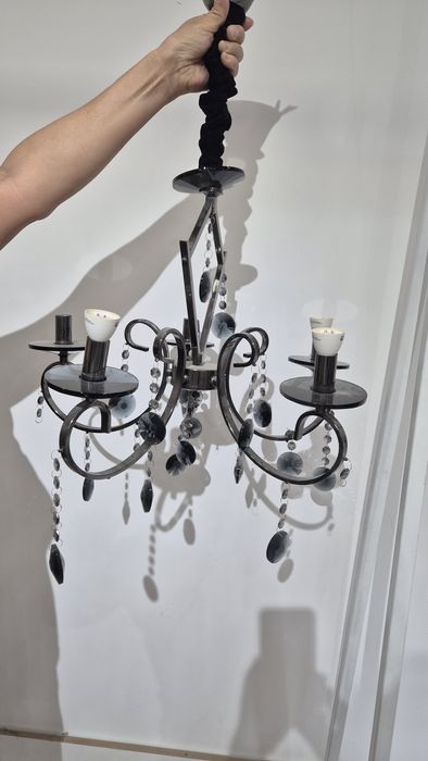 Люстра. С хрустальными камнями