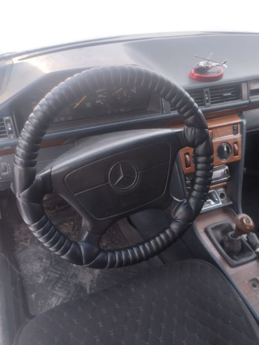 Мерседес 124 220Е