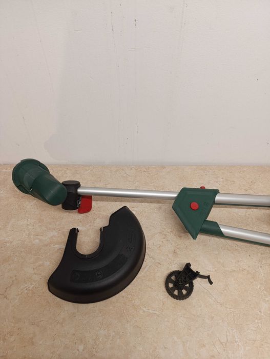 Акумулаторен тример за трева BOSCH Universal GrassCut 18V-260