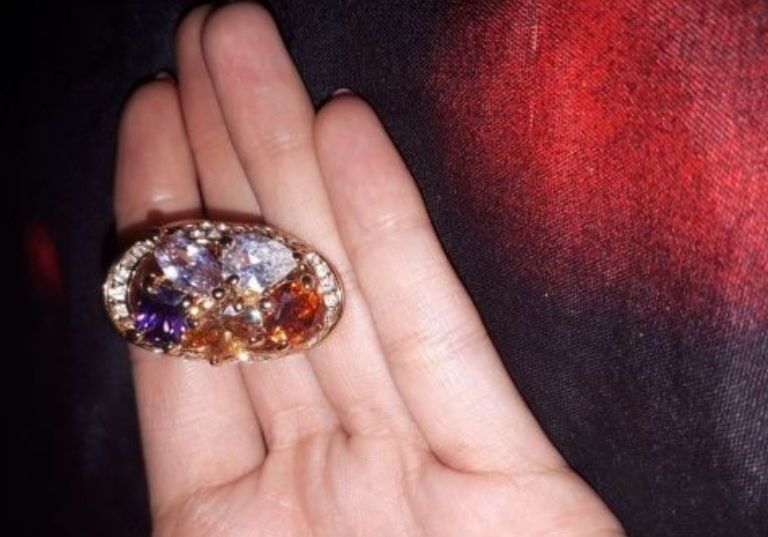 Новое кольцо золото цвет