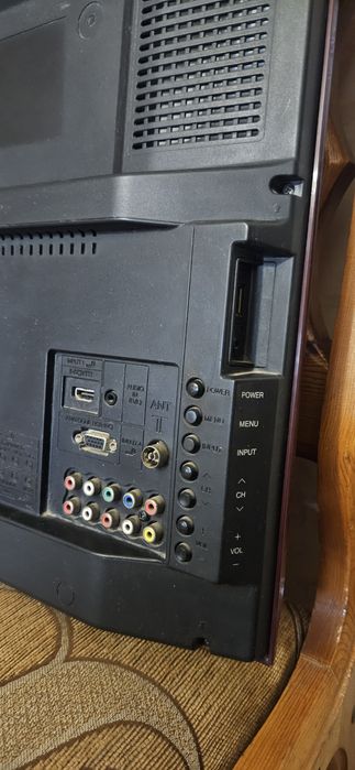 Продаётся телевизор Sharp LCD 32"