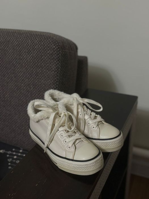 Почти ДАРОМ белые новые кроссовки, и ботинки
