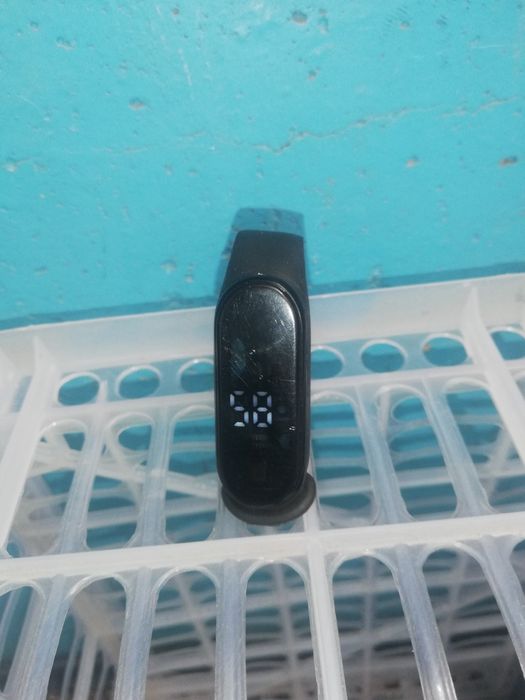 Продаю часы не сенсорные