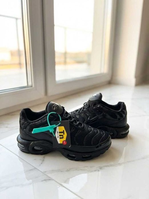 Adidasi NIKE Tn Triple Black - Full Box - Calitate PREMIUM