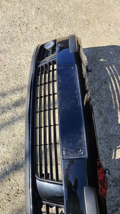 Предна черна Броня за Голф 5 със халогени