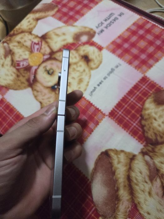Samsung Flip 6 . 256 gb tiniq holatda