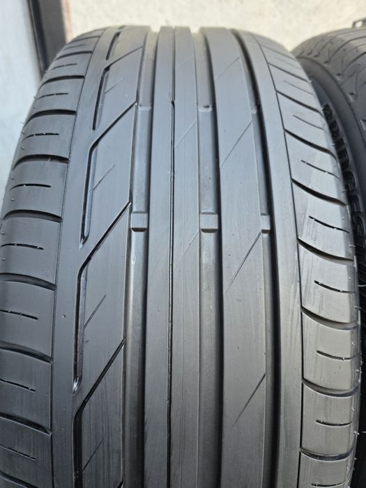 Vând două anvelope de vara Bridgestone  225 50 18  dot 0422