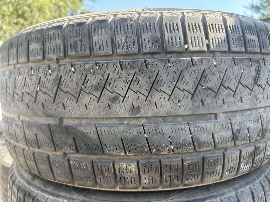 Авто шины 235/45R18 (2шт)