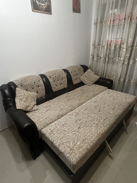 Vand canapea extensibila.