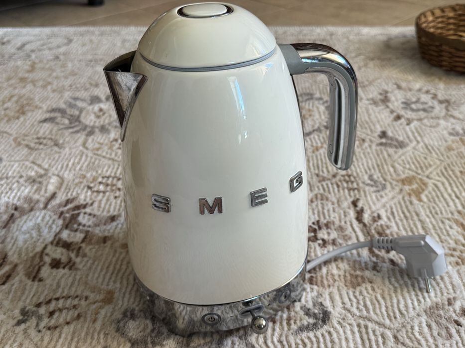 Чайник SMEG с регулировкой температуры