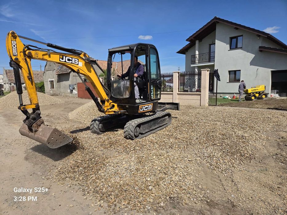 Miniexcavator 2.7+platforma Arad-150lei /ora.intru pe poartă 2m