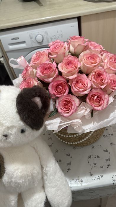 Цветы на корзине