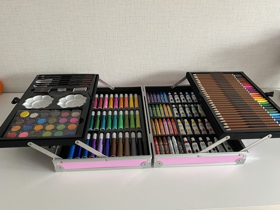 Комплект за рисуване в куфар с еднорог 145 части