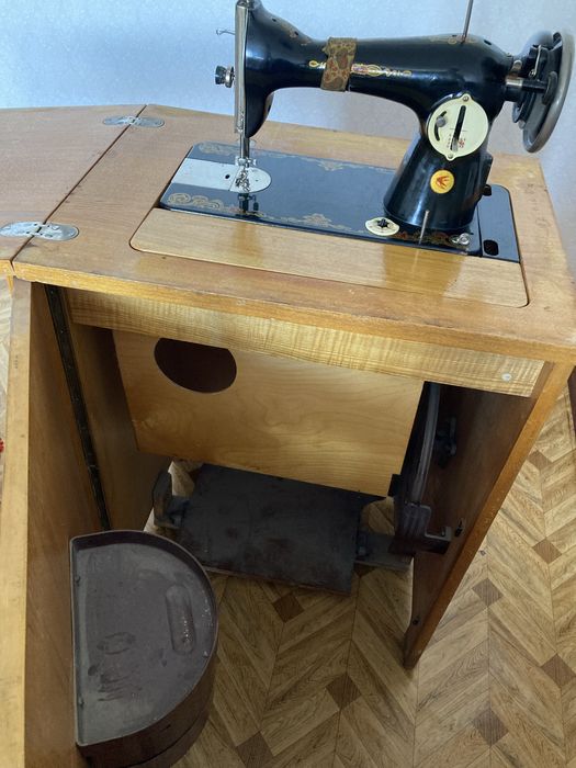 Продам швейная машинка