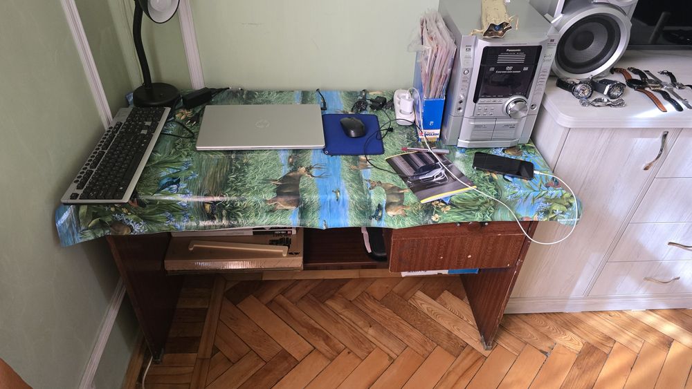 Продам письменный стол