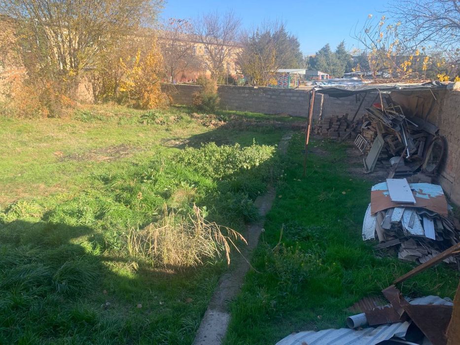 Uy sotiladi yer hisobida uch qahramon pos  shoro bozor