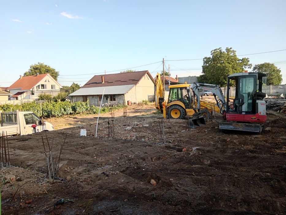 De închiriat buldoexcavator