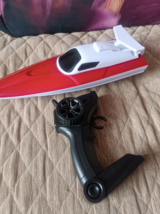Продам катер игрушку