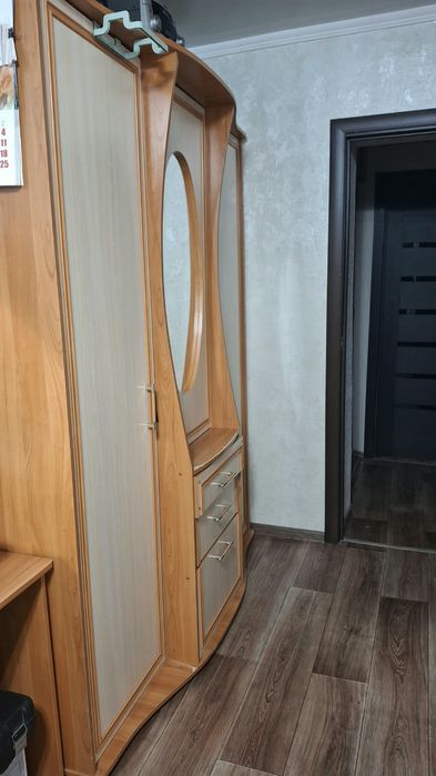 Продам шкаф плательный