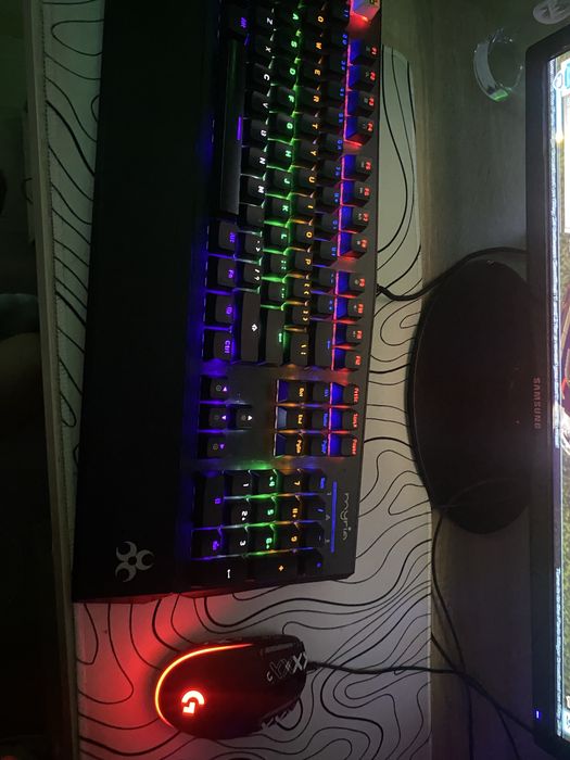 Set tastatura mecanica si mouse logitech g102