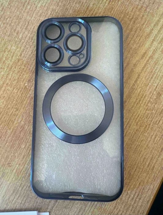 Huse de IPhone cu stitch și simple