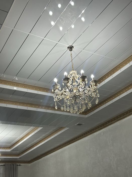 Продаются люстры