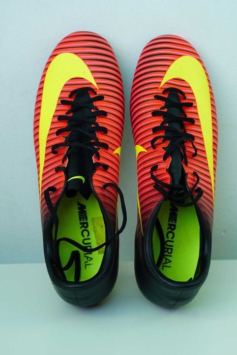 Футболни бутонки - Nike Mercurial