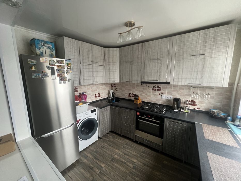 Продам 2х комнатную квартиру 7мкр. Дом34