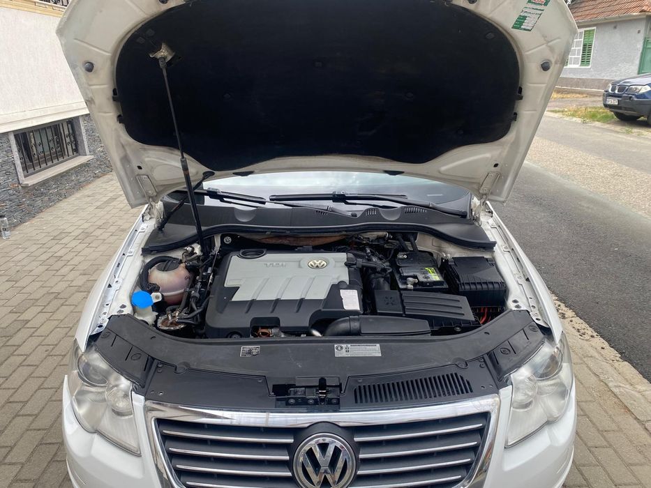 Volkswagen Passat Variant - 2009 - 2.0 TDI 170Cp E5 DSG - Xenon / Navi / Piele / Parbriz Incalzit!