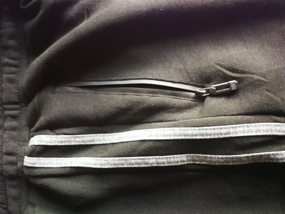 Два броя мъжки долнища